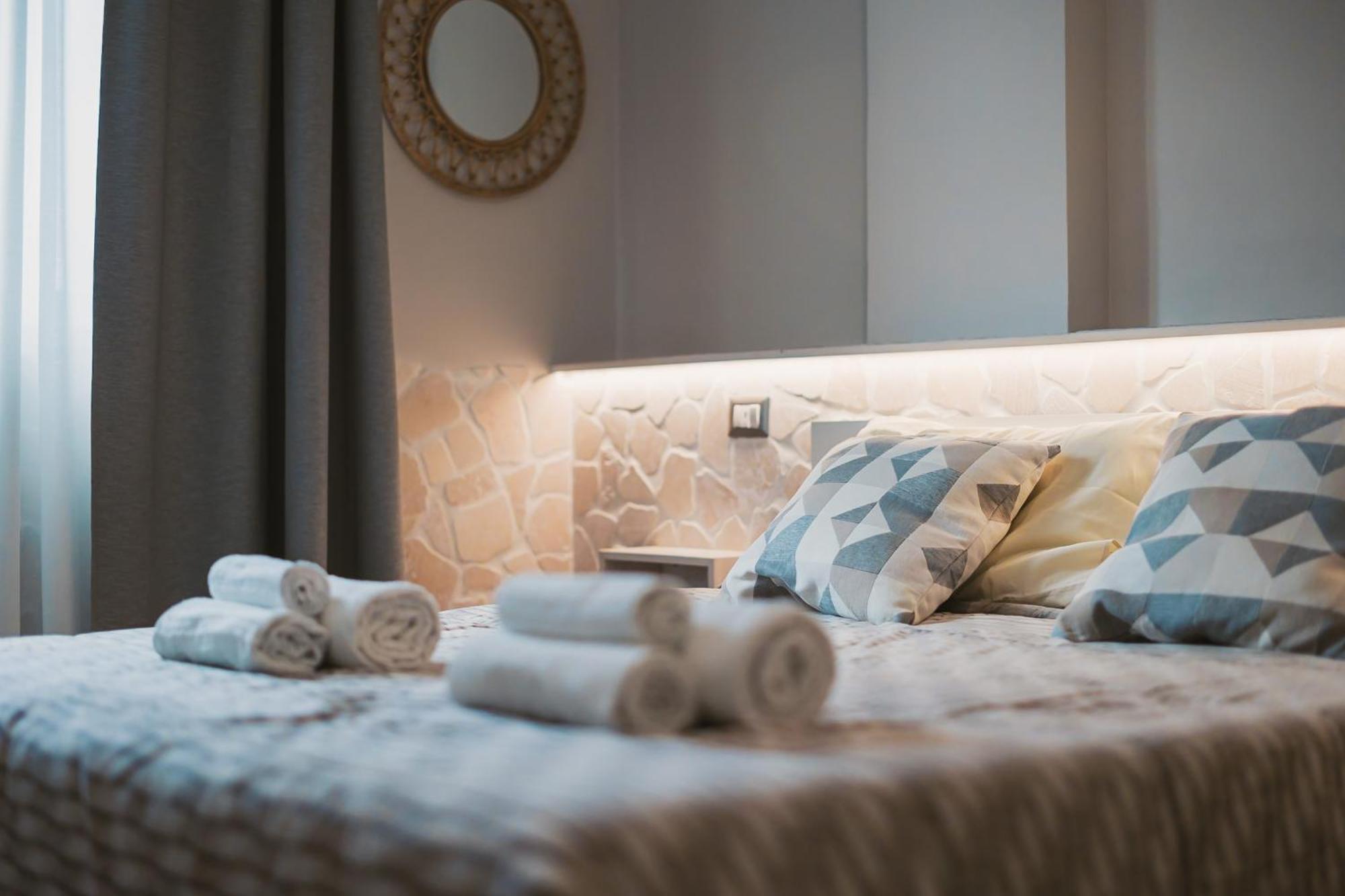 Apulia Rooms Bari Bagian luar foto