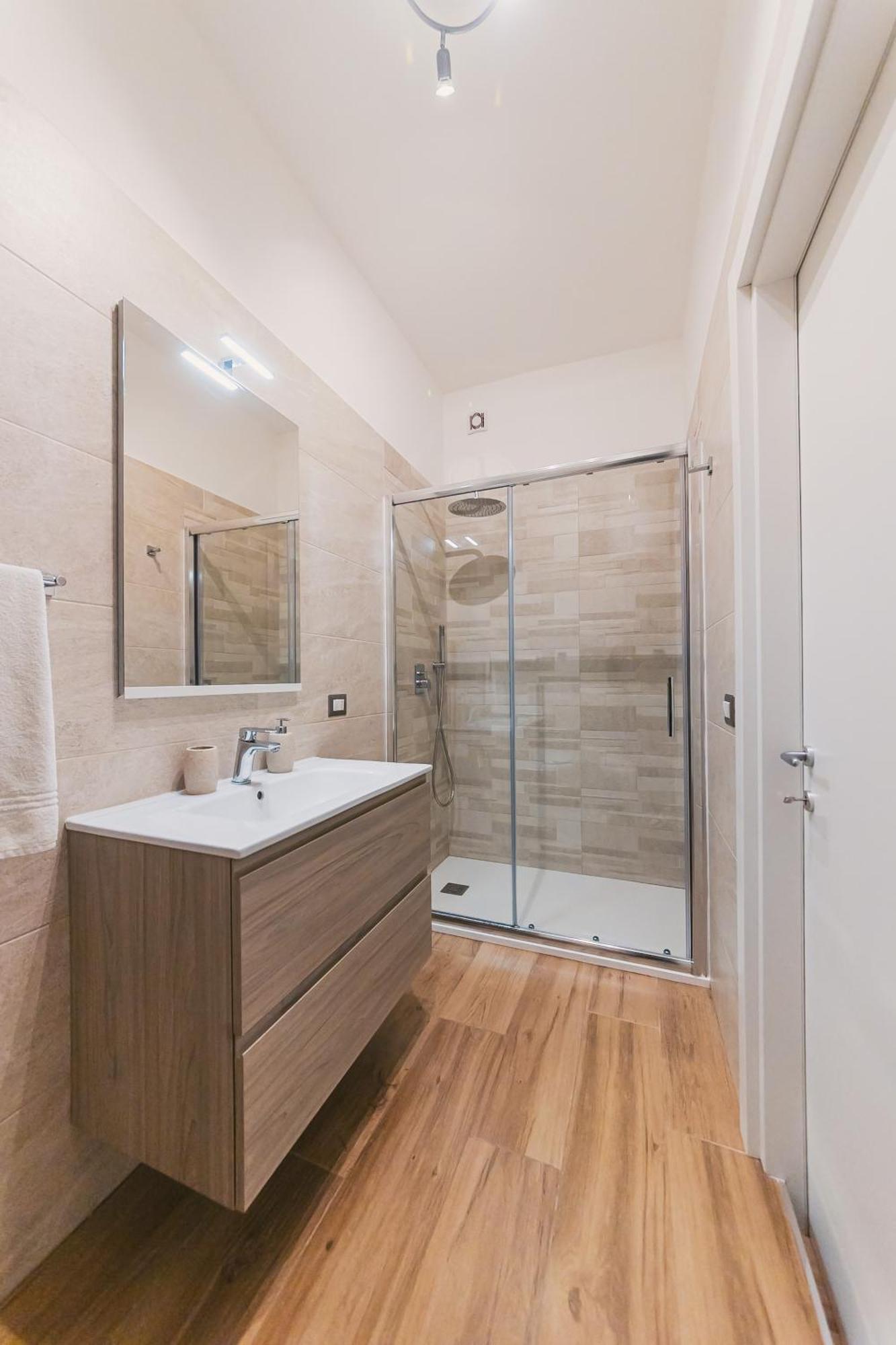 Apulia Rooms Bari Bagian luar foto