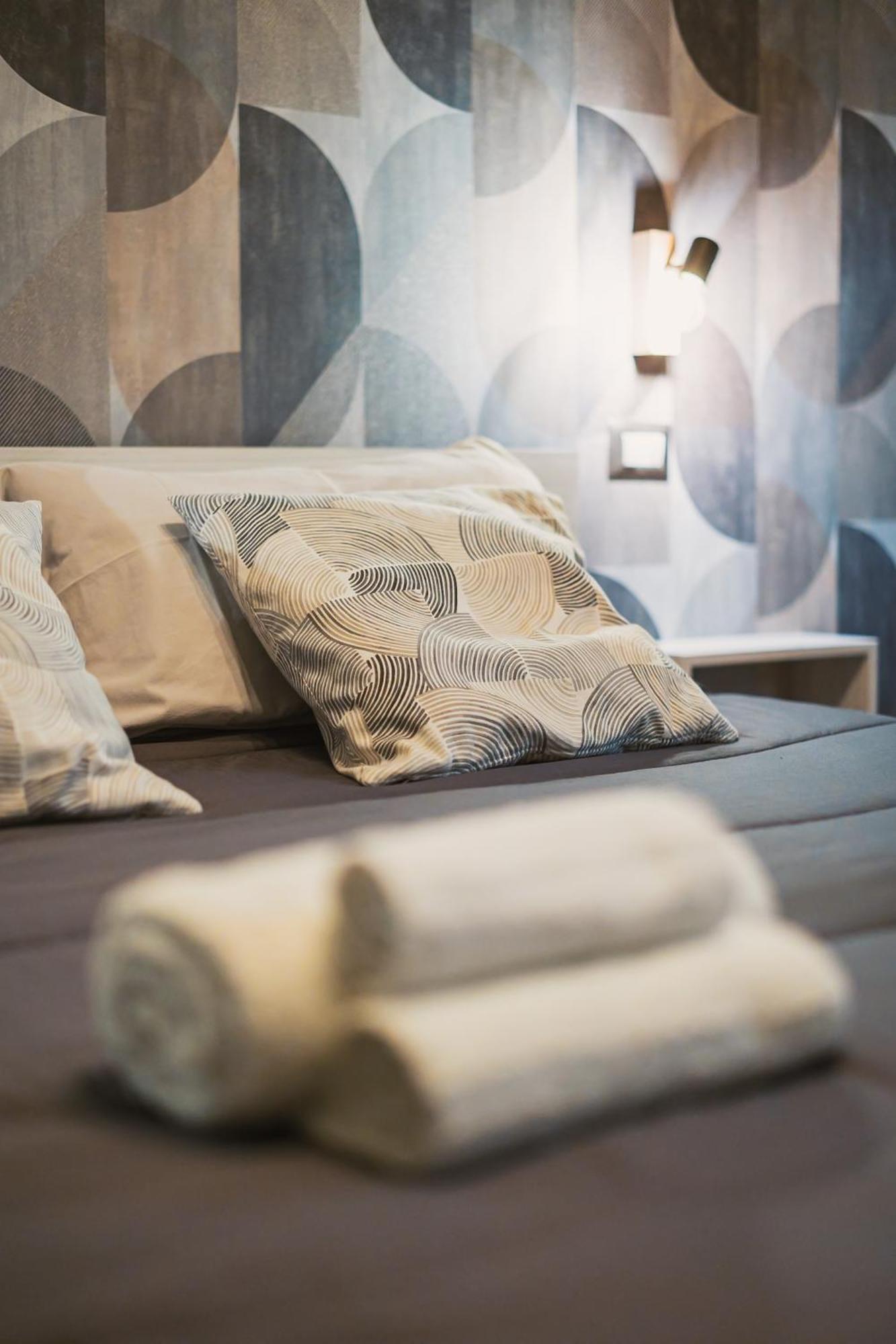 Apulia Rooms Bari Bagian luar foto