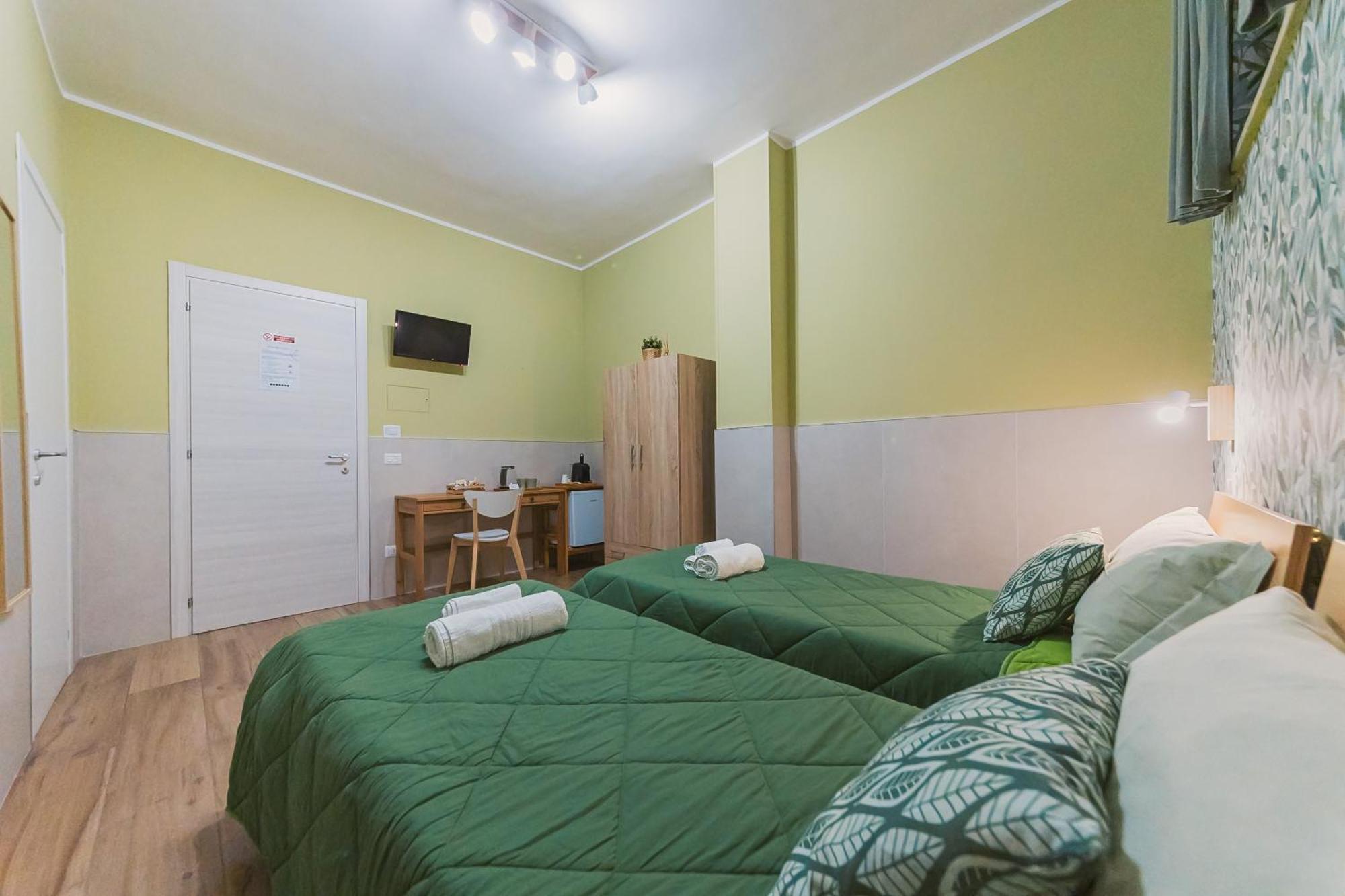 Apulia Rooms Bari Bagian luar foto