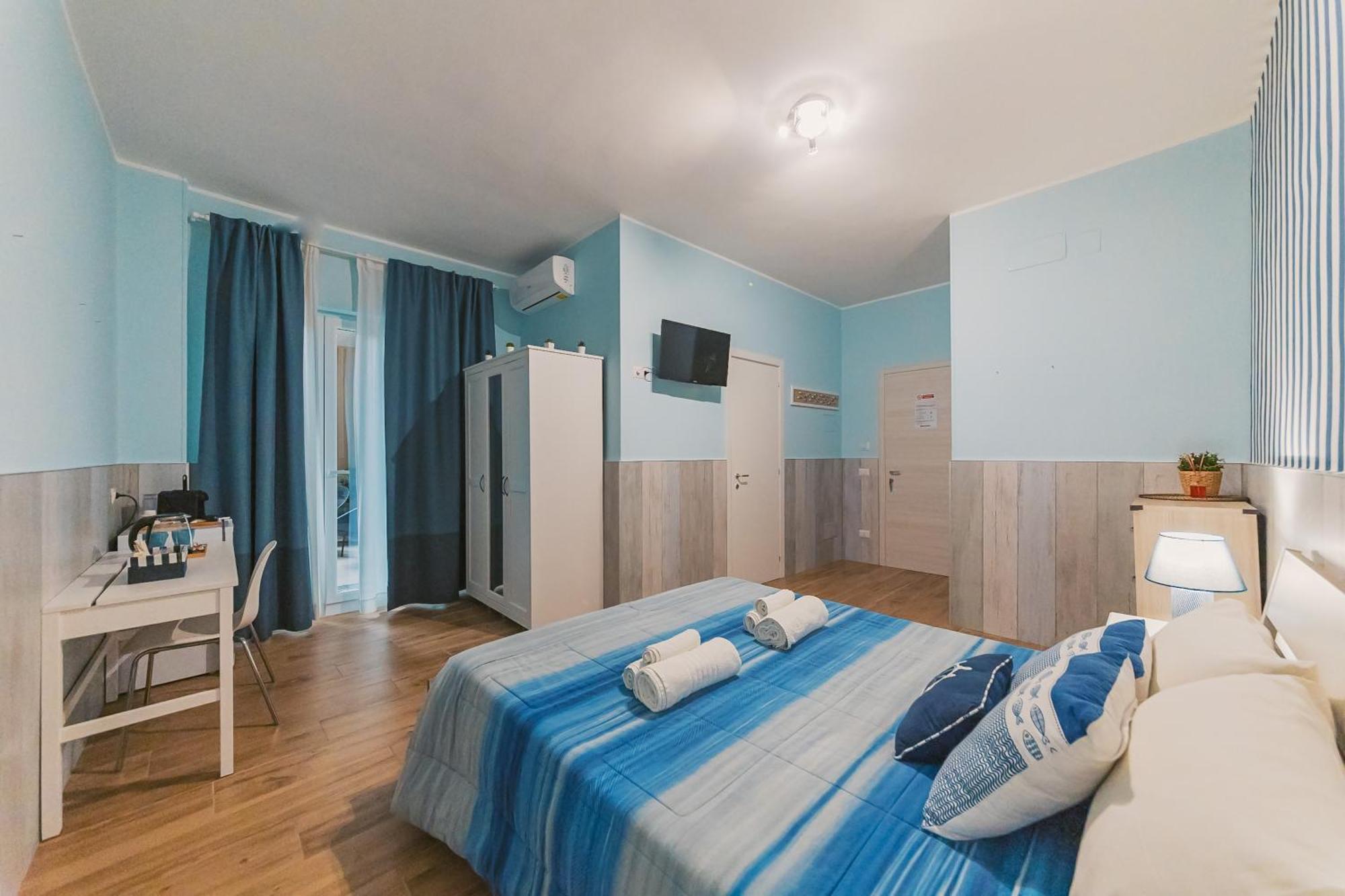 Apulia Rooms Bari Bagian luar foto